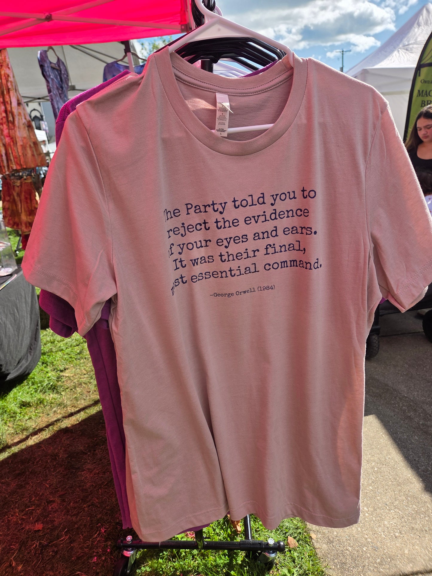 1984 Quote T-Shirt Size L Heather Pink Gravel