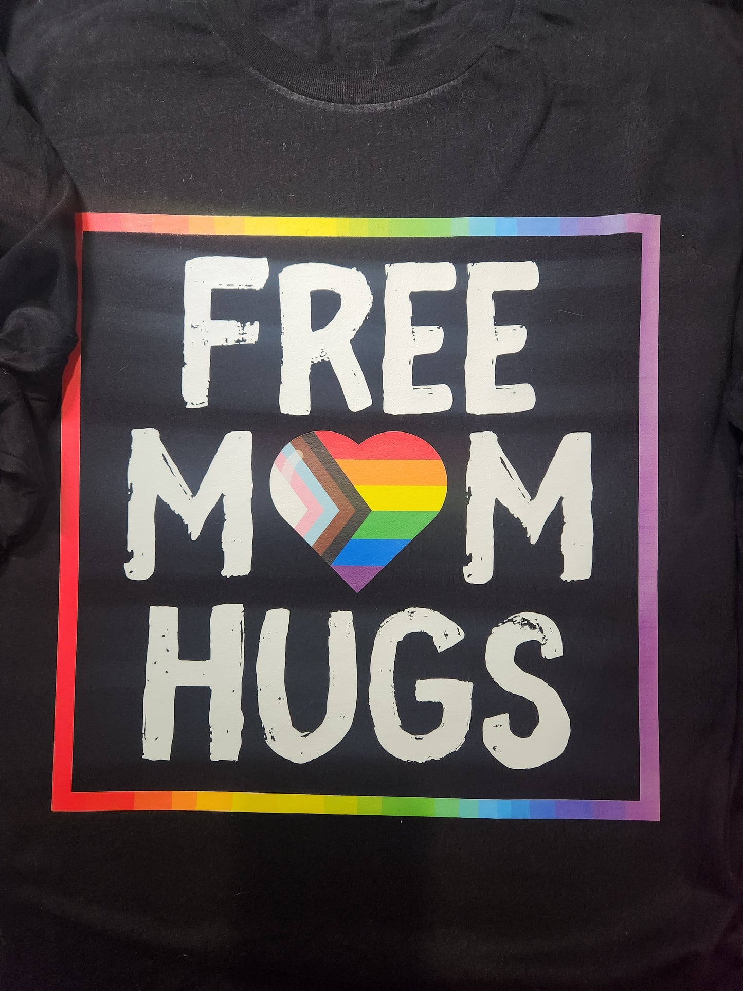 Free Mom Hugs T-Shirt