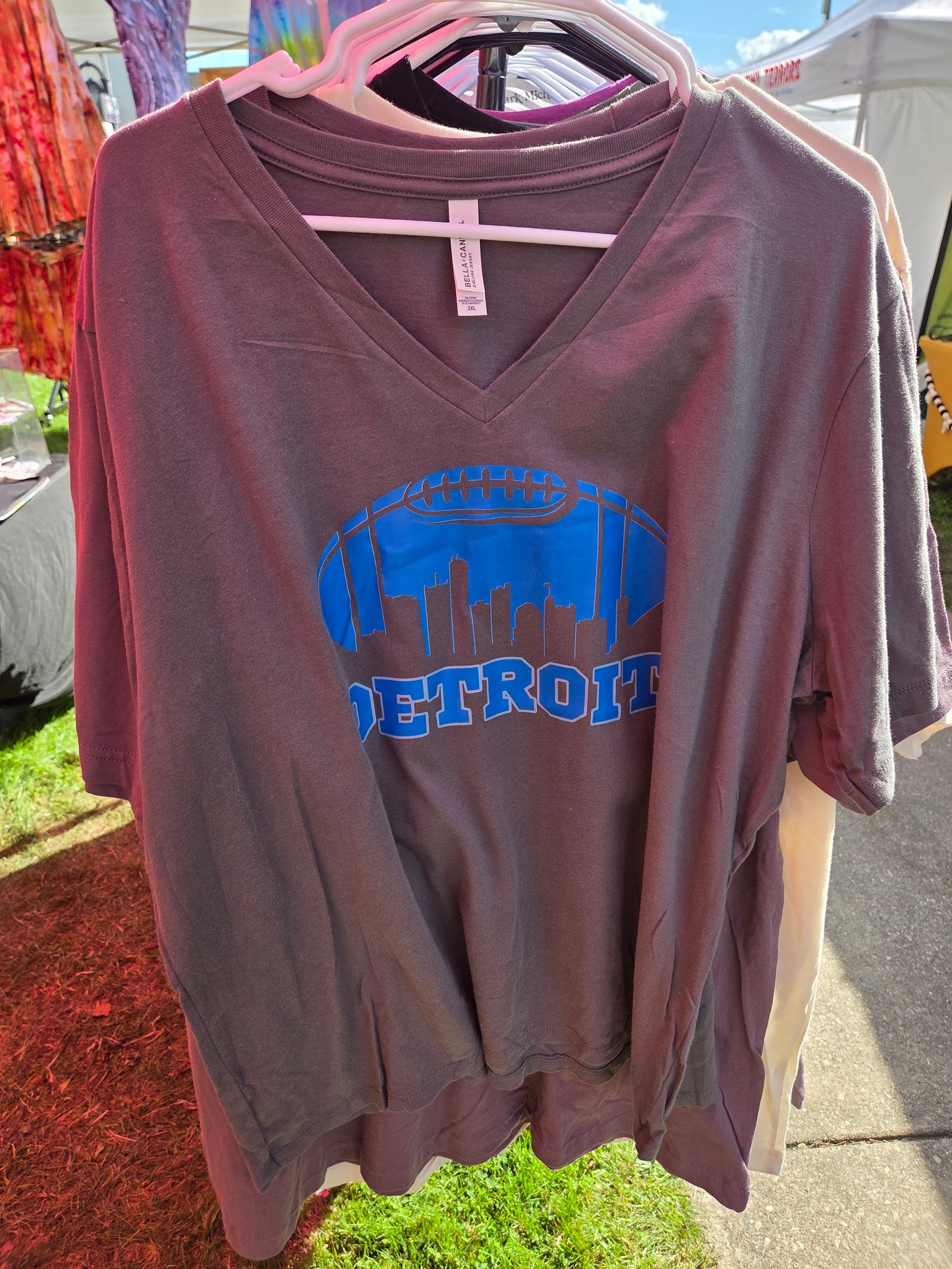 Detroit Football Skyline T-Shirt Asphalt Grey V-Neck Size 3X